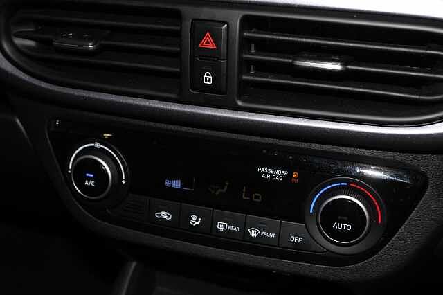 Hyundai i10 1.0 [63] Premium 5dr Auto [Nav]