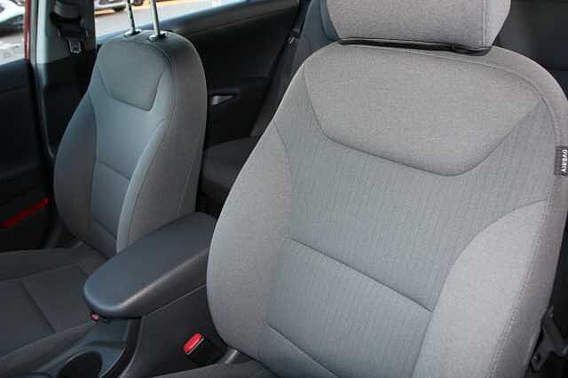 Hyundai Ioniq 1.6 GDi Hybrid SE Connect 5dr DCT