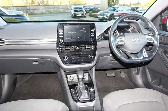 Hyundai Ioniq 1.6 GDi Hybrid SE Connect 5dr DCT