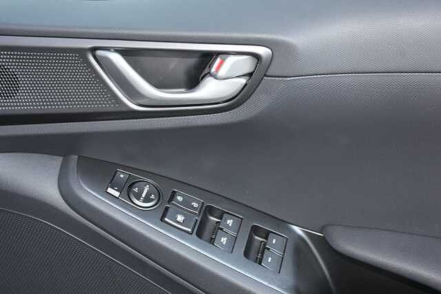 Hyundai Ioniq 1.6 GDi Hybrid SE Connect 5dr DCT