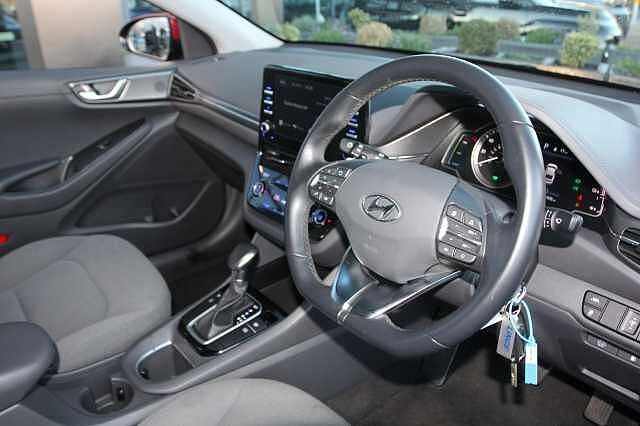 Hyundai Ioniq 1.6 GDi Hybrid SE Connect 5dr DCT