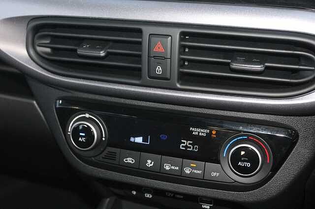 Hyundai i10 1.0 [63] Premium 5dr Auto [Nav]